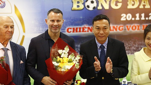 tuyen bo cua giggs va lo trinh cua bong da viet nam