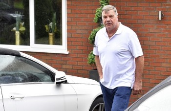 Everton bổ nhiệm HLV Sam Allardyce với mức lương cao