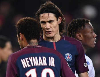 Neymar và Cavani lại cãi vã vì… penalty