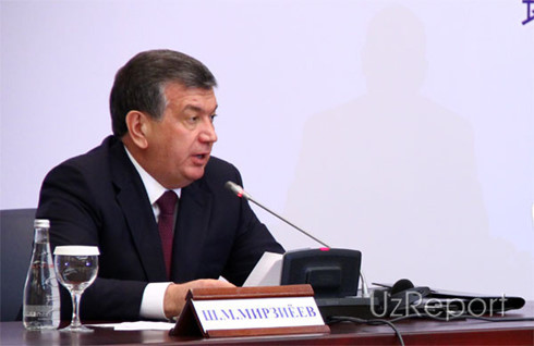 tong thong tam quyen uzbekistan mirziyoyev nhieu kha nang thang cu