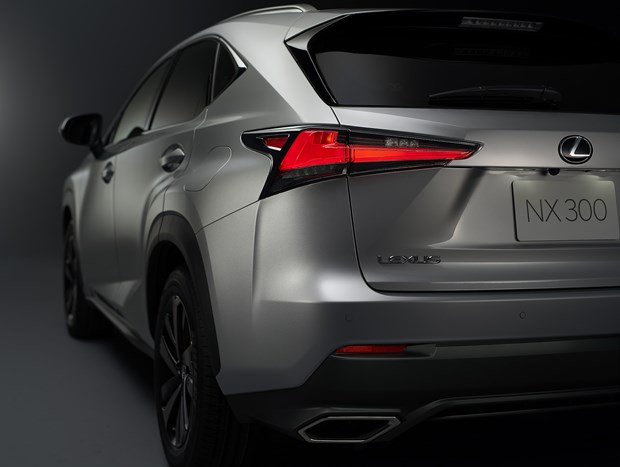 Lexus NX 300 phiên bản 2020 ra mắt tại Việt Nam, giá 2,56 tỷ đồng