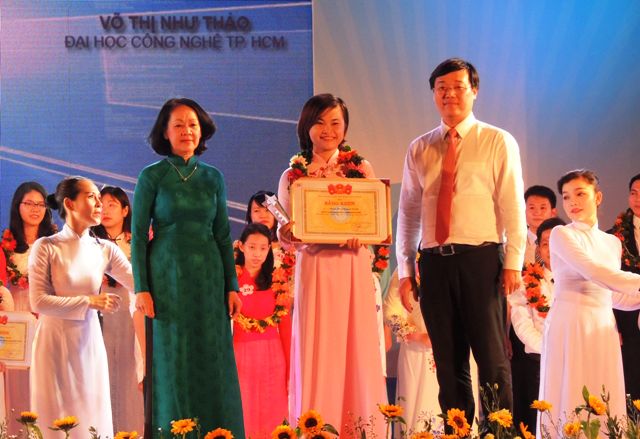 sinh vien 5 tot ban linh sinh vien the he moi