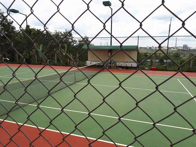 bi thu xa goi dien xin phep bi thu huyen xay san tennis hon nua ty dong