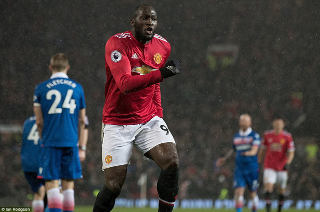 MU 3-0 Stoke City: Lukaku 'nổ súng' trở lại sau 1 tháng