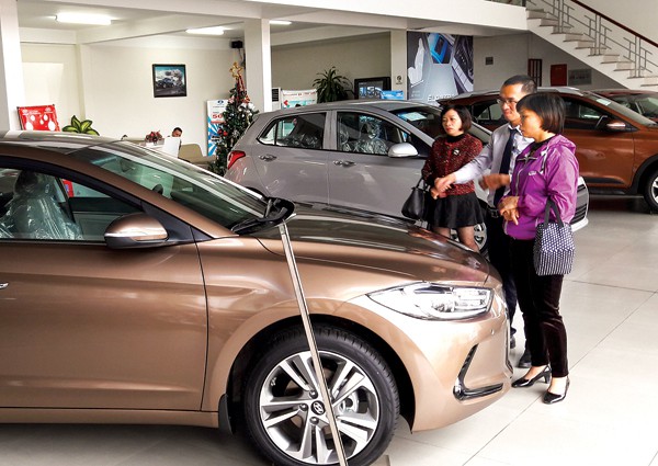 Ô tô 1 tỷ sẽ giảm giá hơn 200 triệu: Đừng vội mua xe trước tết o to 1 ty se giam gia hon 200 trieu dung voi mua xe truoc tet