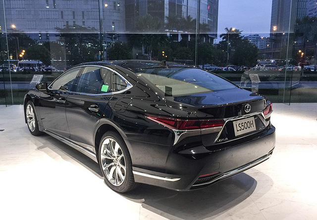 lexus ls 500 khoi diem tu 708 ti dong