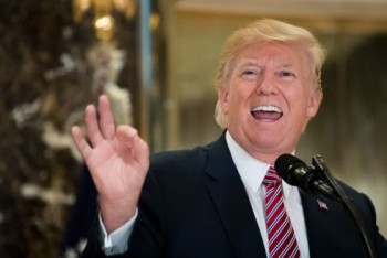 Tổng thống Donald Trump: Thành quả nhạt nhòa, khó khăn chồng chất