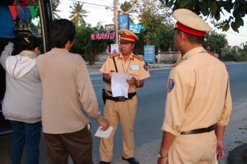 them 2 tai xe duong tinh voi ma tuy tai vung tau