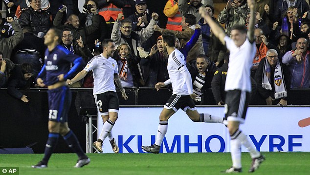 valencia real madrid thu thach tai mestalla