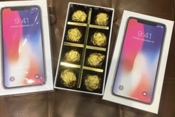 Hoa đắt gấp đôi, socola iPhone X cháy hàng dịp Valentine