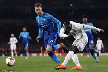 Thua ngay trên sân nhà, Arsenal vẫn giành vé đi tiếp ở Europa League