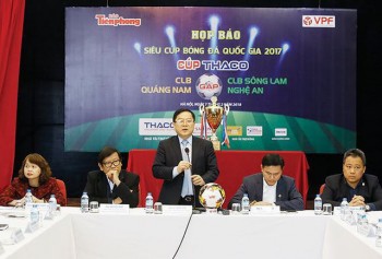 Tổ trọng tài FIFA điều hành trận Siêu Cup Quốc gia 2017