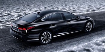 Lexus mạnh tay giảm giá xe hybrid