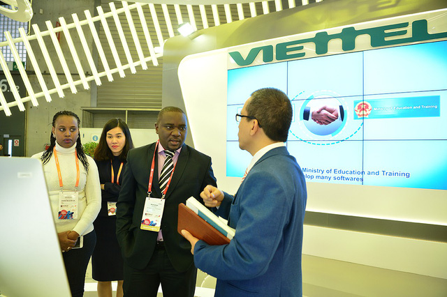 viettel trinh dien giai phap cong nghe 40 tai mwc 2018