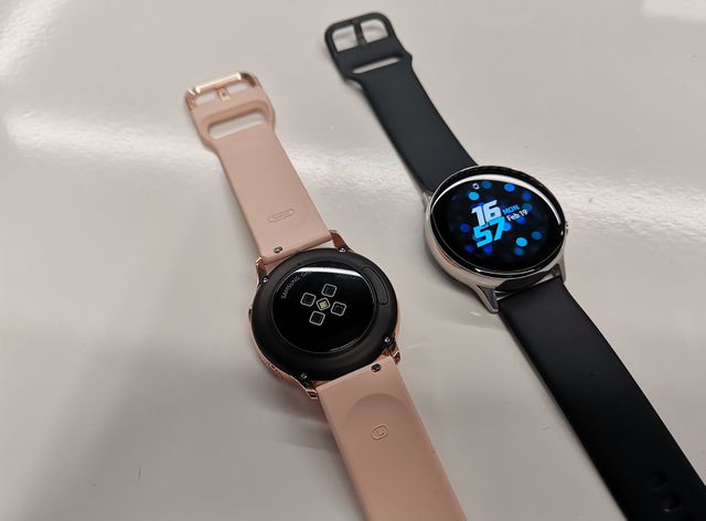 can canh bo do choi galaxy watch active va galaxy buds tai viet nam