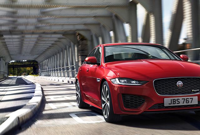 Hơn 1 tỉ ở Anh, Jaguar XE mới về Việt Nam sẽ có giá bao nhiêu?