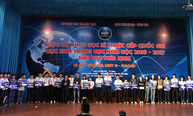 Trao 10 tỉ đồng cho Quỹ nghiên cứu khoa học giúp học sinh THPT sáng tạo