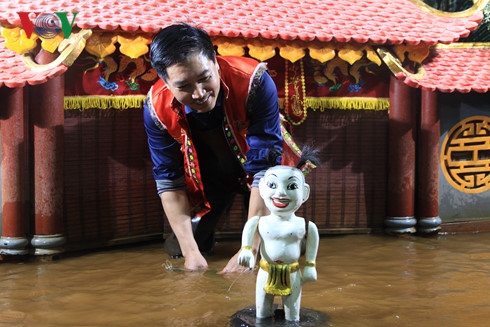 phan thanh liem nguoi chap canh cho con roi truyen thong