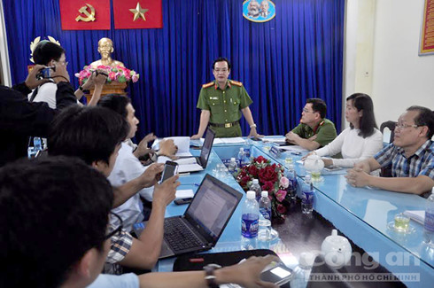 canh sat vao cuoc dieu tra vu be gai 8 tuoi nghi bi xam hai truong