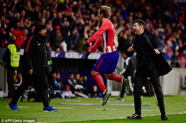 griezmann ghi 4 ban atletico chi con kem barcelona 4 diem