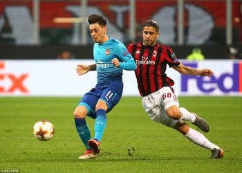 Quật ngã AC Milan, Arsenal rộng cửa vào tứ kết