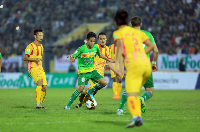 tan binh v league nam dinh co diem hlv nguyen van sy hai long