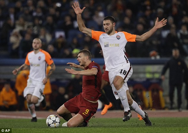 nguoi cu cua man city dua as roma vao tu ket champions league