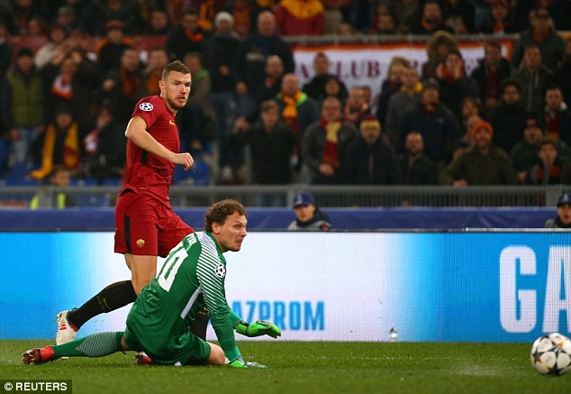 nguoi cu cua man city dua as roma vao tu ket champions league