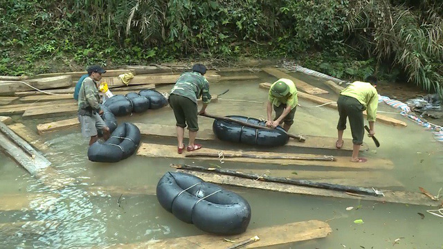 can canh hien truong phat hien vu pha rung nghiem trong o quang binh