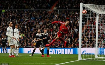 Real Madrid 1-4 Ajax: Thảm họa tại Bernabeu