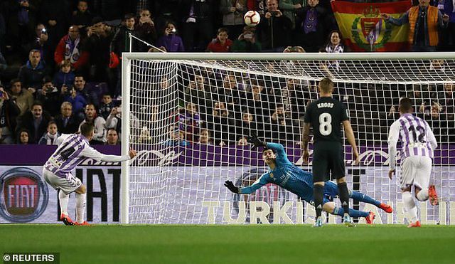 casemiro nhan the do real madrid van thang dam valladolid