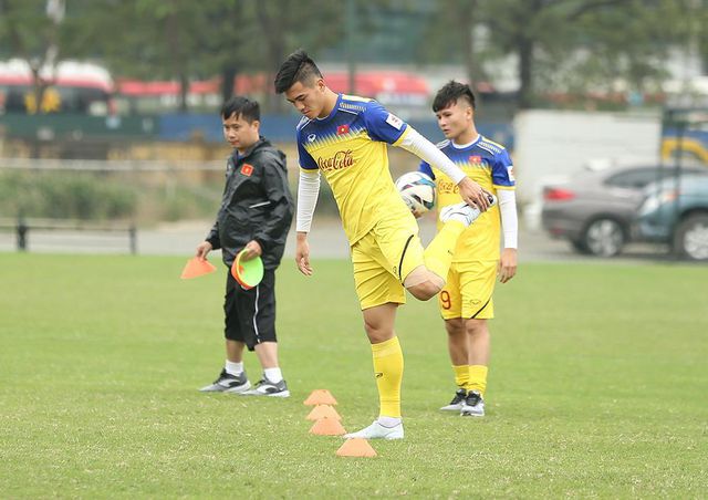 quang hai chan thuong hlv park hang seo lo lang