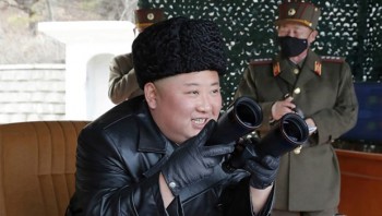 Lãnh đạo Triều Tiên Kim Jong-un thị sát cuộc diễn tập pháo binh tầm xa