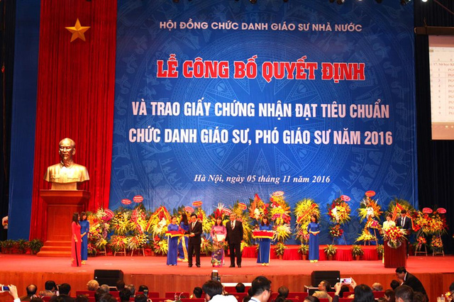 Bộ Nội Vụ: Đề nghị Bộ GD&ĐT đánh giá thực trạng tiêu chuẩn đội ngũ GS,PGS hiện nay