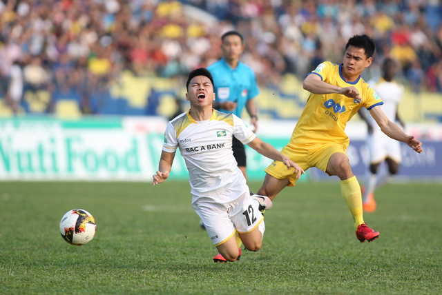 vong 4 v league 2018 hien tuong mang ten than quang ninh