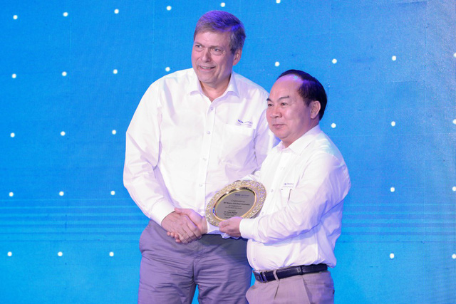 Tata Motors và cú bắt tay 'tham chiến' thị phần ô tô Việt Nam tata motors va cu bat tay tham chien thi phan o to viet nam