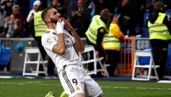 Real 3-2 Huesca: Benzema cứu Zidane ở phút chót