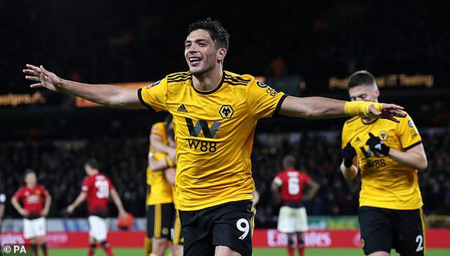 man utd se phuc han hay tiep tuc om han truoc wolves