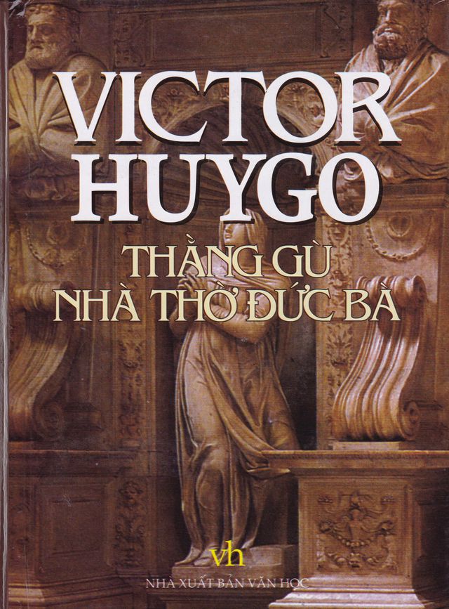 nha tho duc ba paris qua loi van cua dai van hao victor hugo