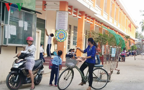 tien giang yeu cau giai quyet vu doanh nghiep dong cua truong hoc