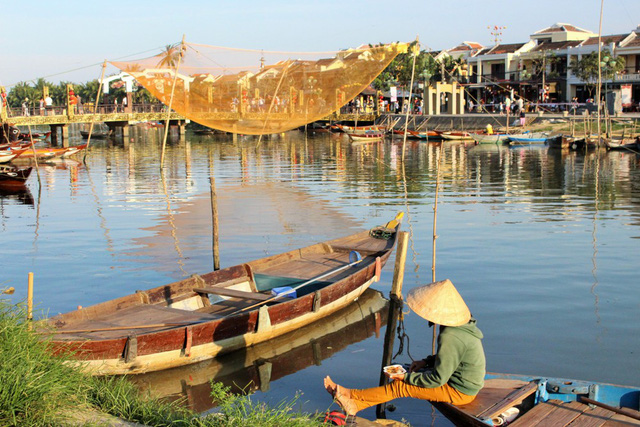 ngam ve dep binh di lam say long du khach cua pho co hoi an