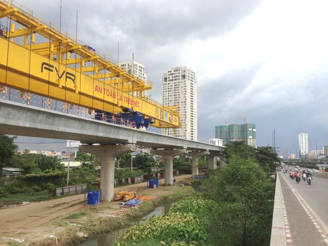 nguy co vo tran tuyen metro ben thanh suoi tien