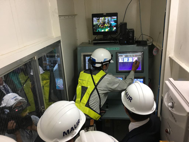 Mũi khoan đầu tiên của robot “quái vật” 300 tấn dưới lòng Sài Gòn mui khoan dau tien cua robot quai vat 300 tan duoi long sai gon