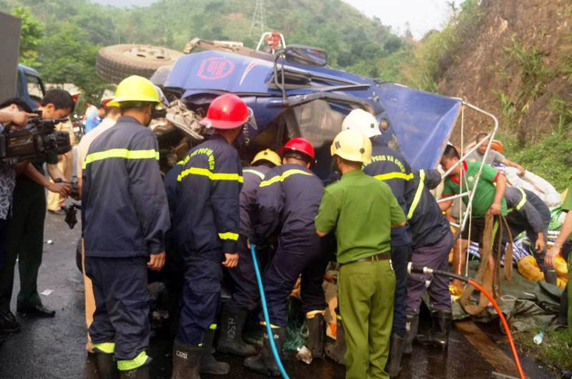 Xe tải gây tai nạn liên hoàn, 1 người chết, 3 người bị thương