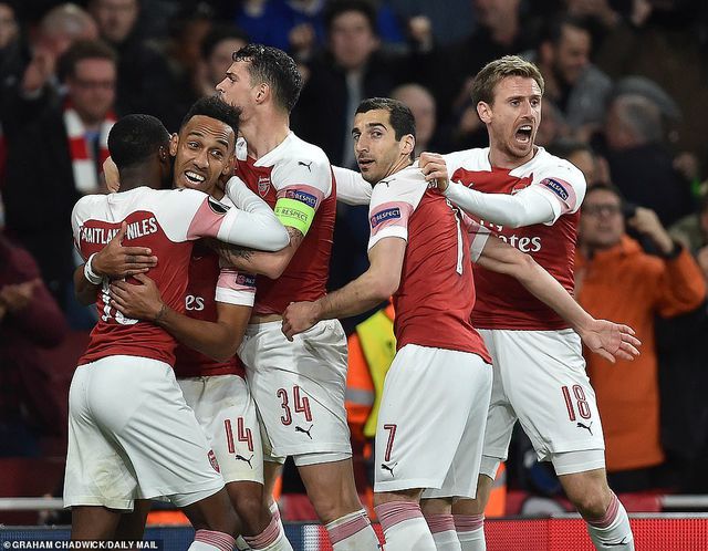 Arsenal 3-1 Valencia: Cú đúp của Lacazette