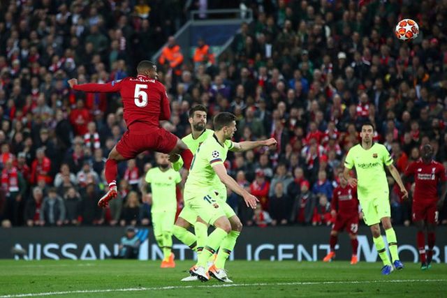 liverpool 4 0 barcelona cu soc lon tai anfield