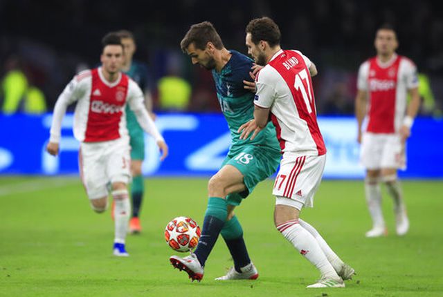 ajax 2 3 tottenham man loi nguoc dong kho tin