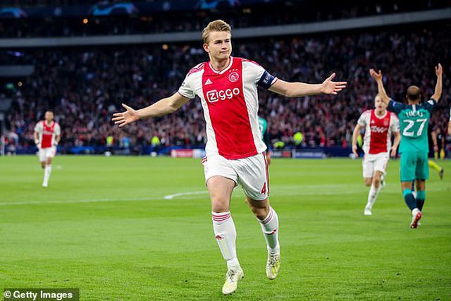 ajax 2 3 tottenham man loi nguoc dong kho tin