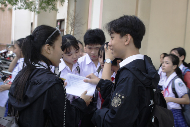 quang ngai phat hien 2 truong hop thi ho vao lop 10