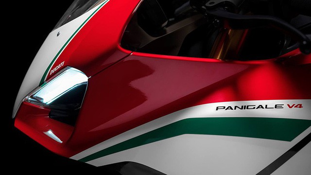 ducati cong bo gia ban panigale v4 tu 746 trieu dong